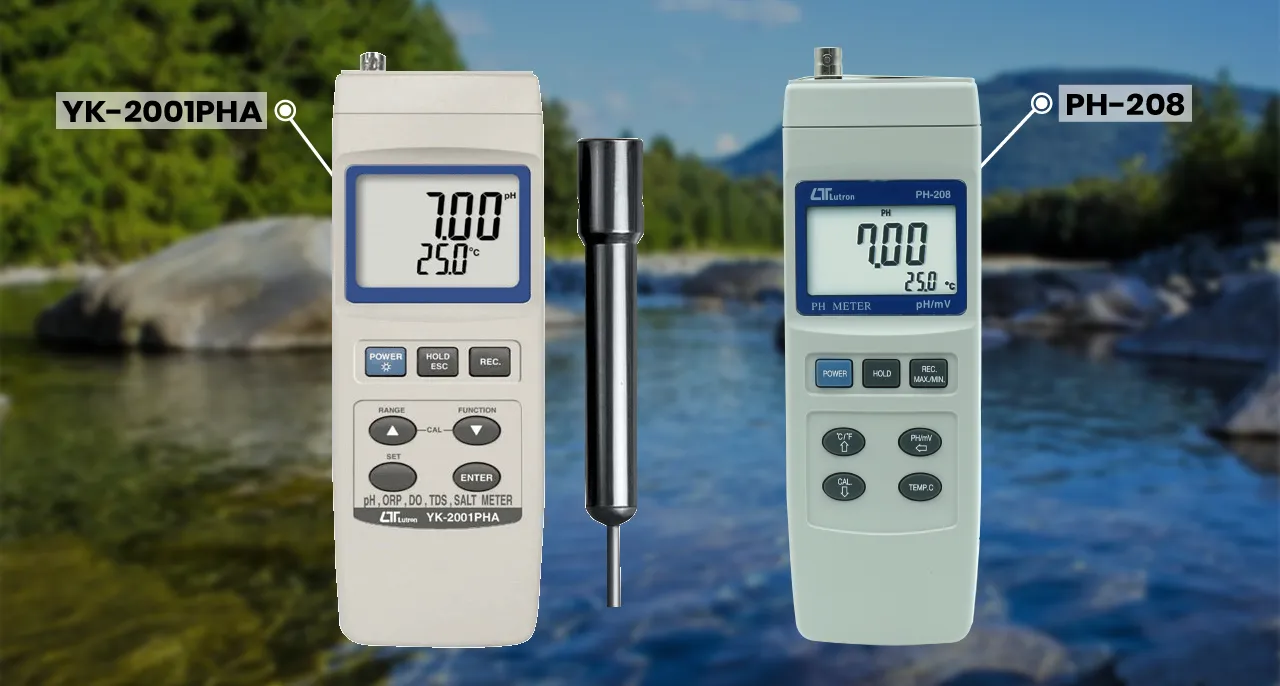una imagen de fondo sobre un rio y mostrando 2 equipos de medición de peachimetros de agua marca lutron